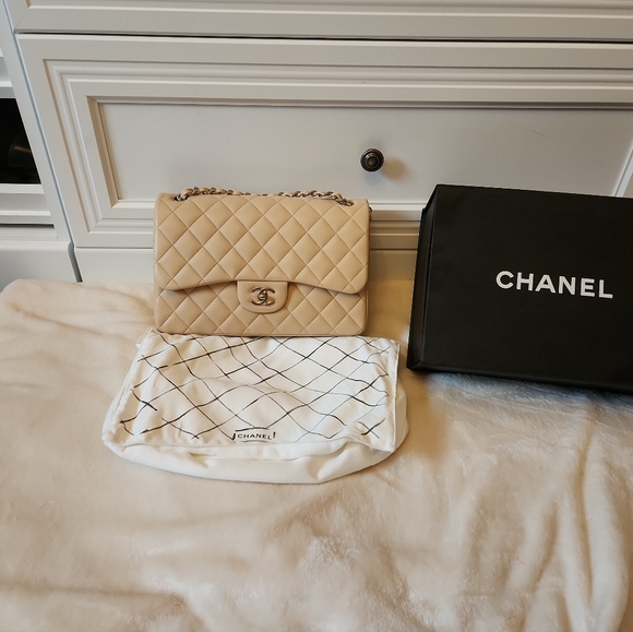 Chanel beige classic/timeless 30cm bag - Picture 2 of 13